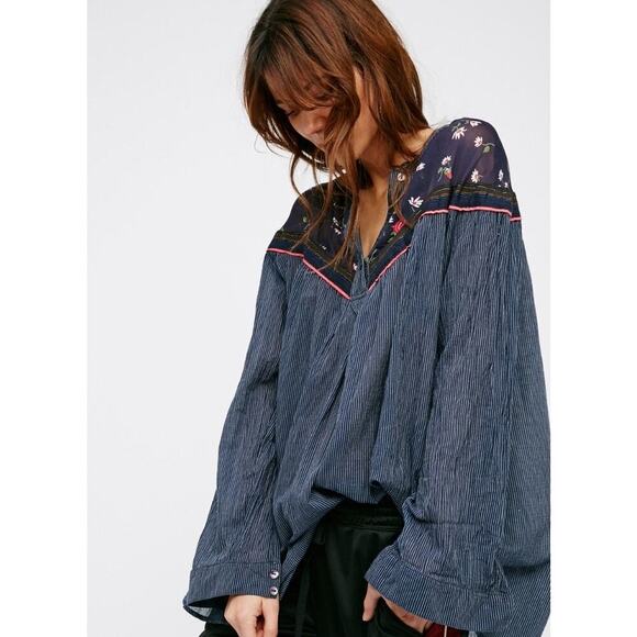 Free People Tops - Free People Hearts & Colors Long Sleeve Tunic Top/Blouse Pockets Blue Pinstripe